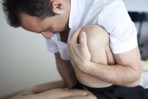 El ejercicio isométrico induce analgesia y reduce la inhibición en la tendinopatía rotuliana