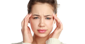 Cefalea cervicogénica. ¿qué es? Causas y sintomatología. Relación entre la columna cervical y el dolor de cabeza